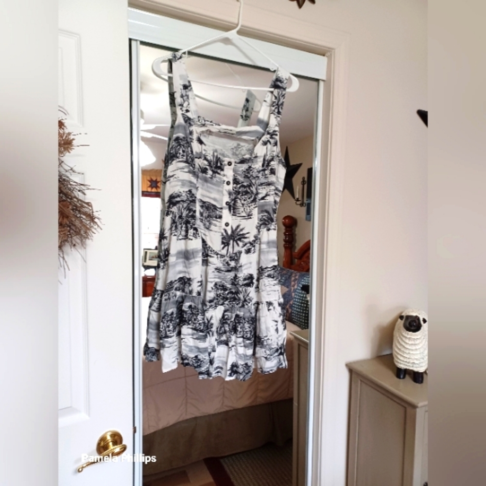 Hurley Black and White Patterned Dress